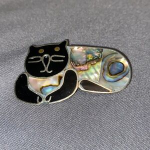 3/$30 Vintage Cat Abalone Necklace